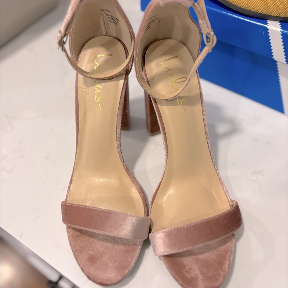 Lulus pink heels